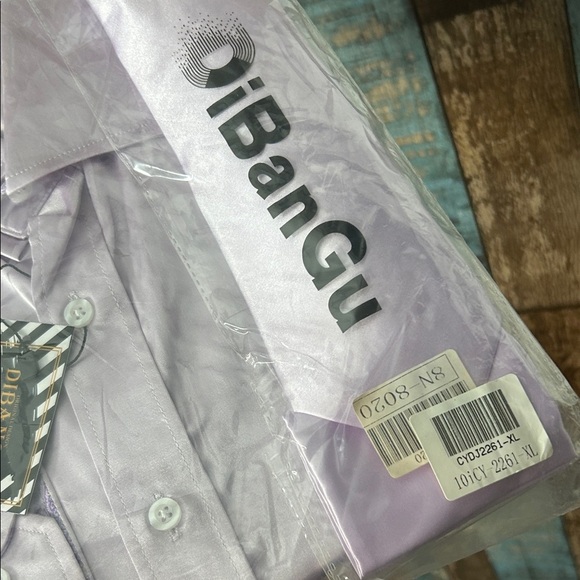 Lavender Men's Dress Shirt with Tie - Picture 9 of 11